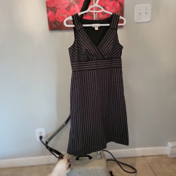 Loft dress, size 4, dark navy and white color - Picture 3 of 4